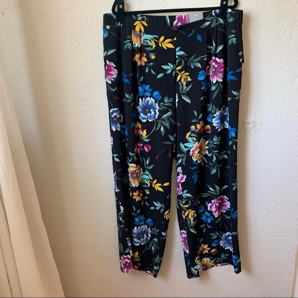 Avenue Women Flowy Wide Leg Pants